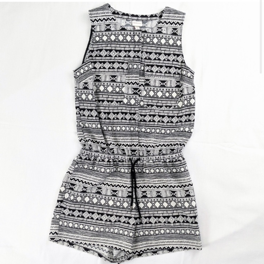 NWOT black and white romper with pockets
